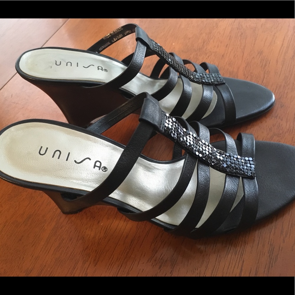 strappy sandals